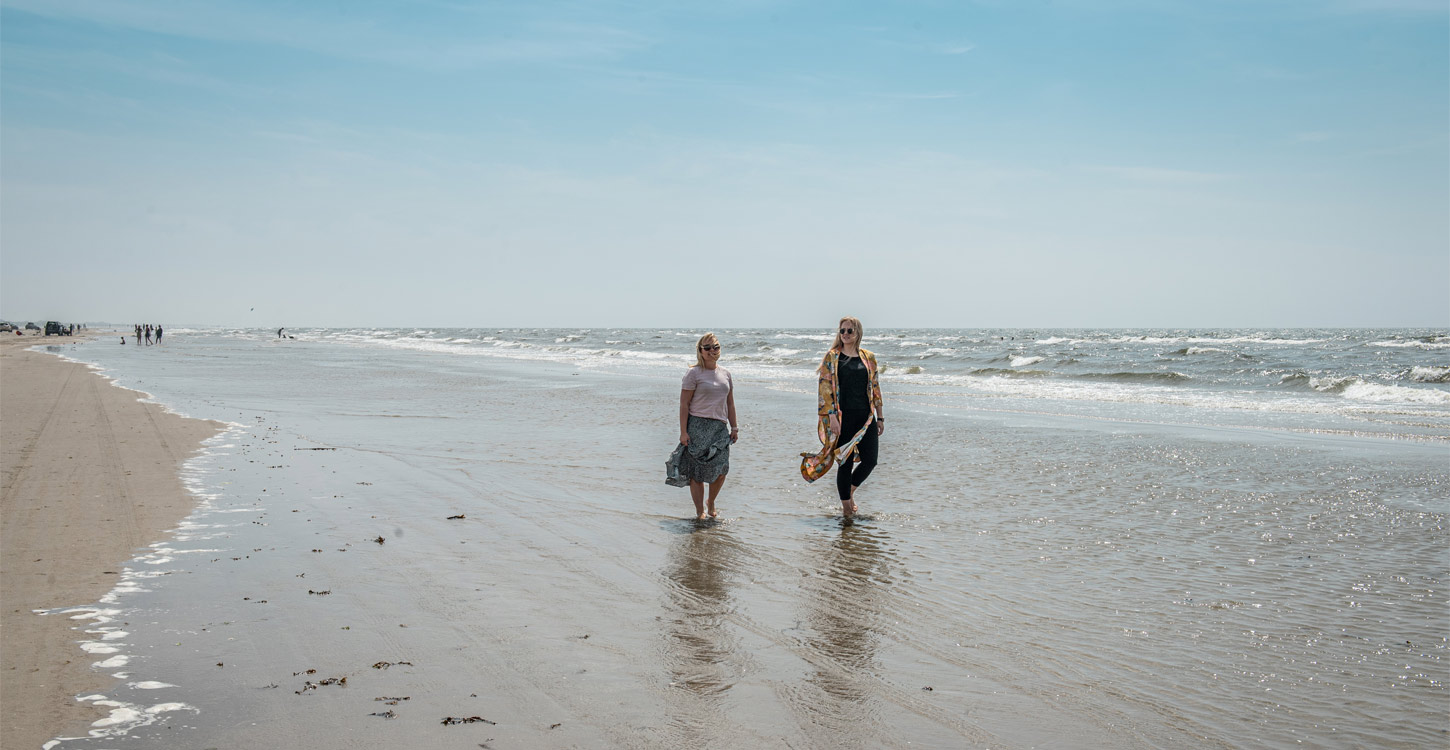 To piger på stranden på Fanø | Vadehavskysten